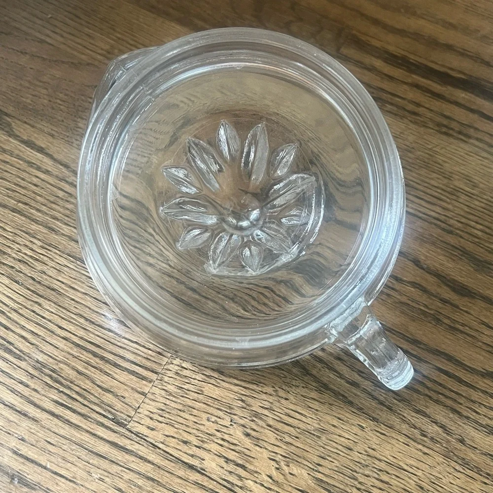 Anchor Hocking Clear Glass Citrus Juicer with Handle